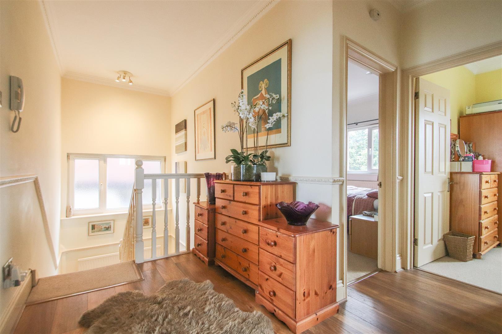 Appointmoor The Ridgeway, Chalkwell